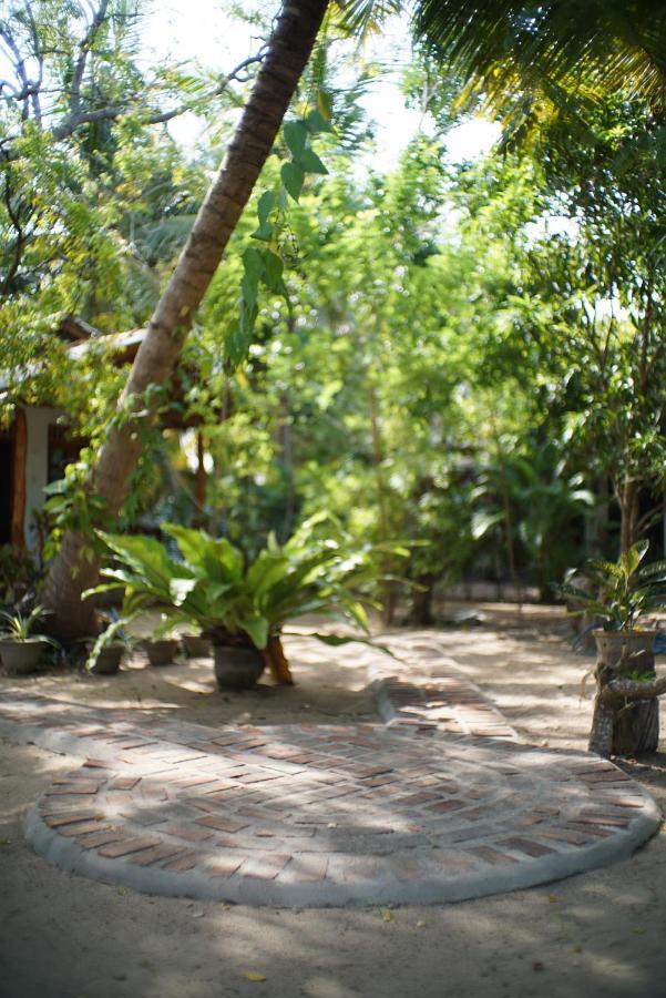 Salty Garden Arugambay Bed & Breakfast Arugam Kudah Eksteriør bilde